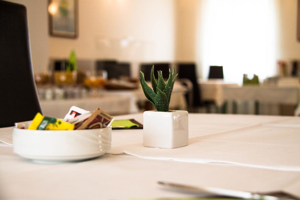 Hotel Arianna Iseo Kültér fotó