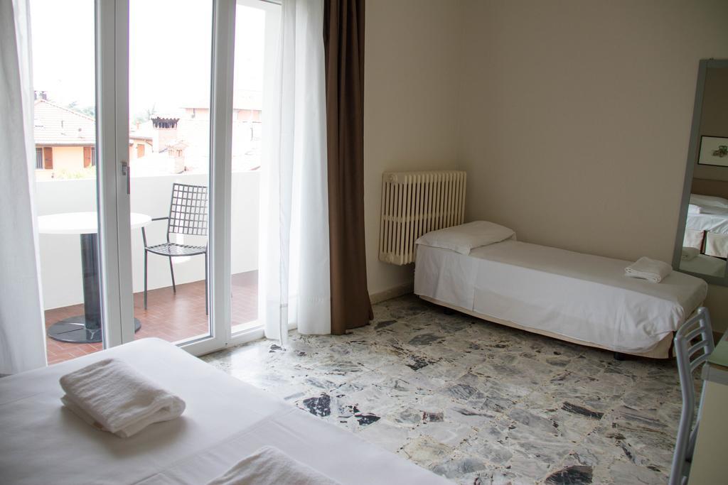 Hotel Arianna Iseo Szoba fotó